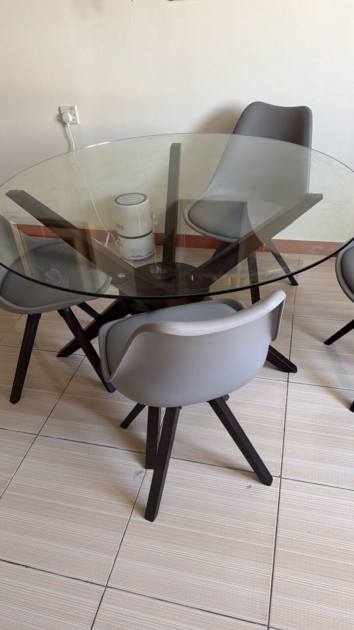 Al Sulaymaniyyah, Furniture, SAR 400,  ROUND TABLE - With 4 Chairs-SOLID WOOD -
