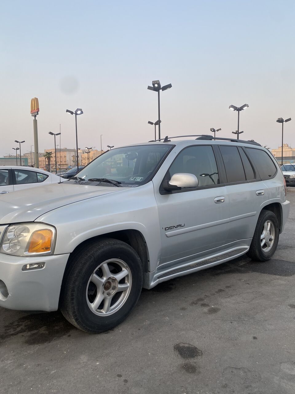Jubail, Vehicles, Cars & Trucks , SAR 2700,  Gmc Envoy,  2005,  Automatic,  2450009 KM,   For Rent.