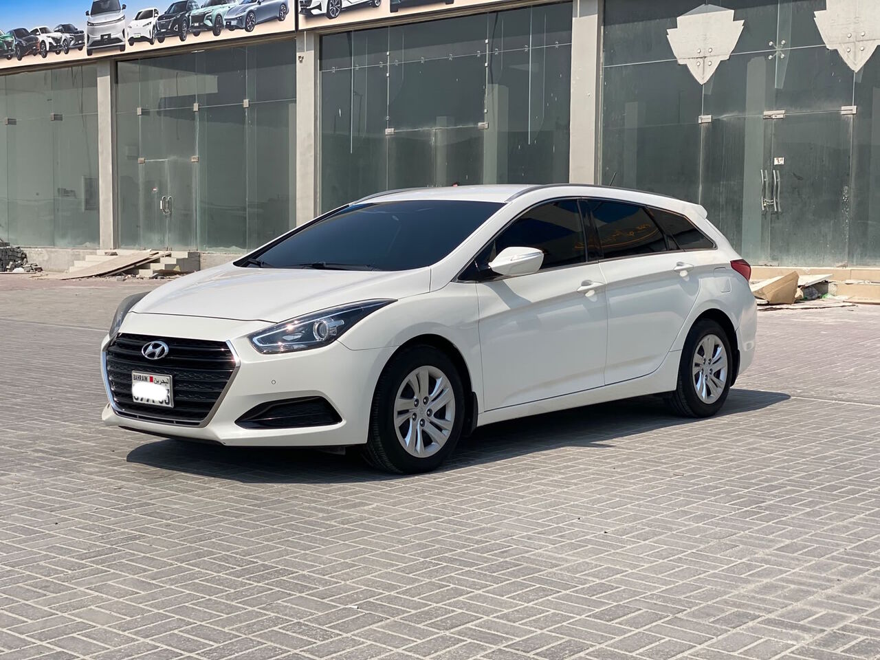 Manama, Vehicles, Cars & Trucks , BHD 3000,  Hyundai I-40,  2018,  Automatic,  244900 KM,   /  (White)
