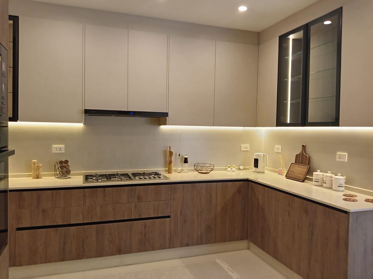 Amman, Apartments, Flats, Houses & Villas, JOD 21000/year,  Furnished,  2 BR,  Luxury Furnished Apartment For Rent In Al-Lwaibdeh