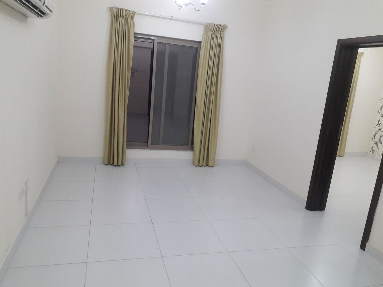 Hidd, Apartments, Flats, Houses & Villas, BHD 180/month,  1 BR,  90 Sq. Meter,  1 Bhk Semi Furnished Flat Available In Hidd Call Aleena