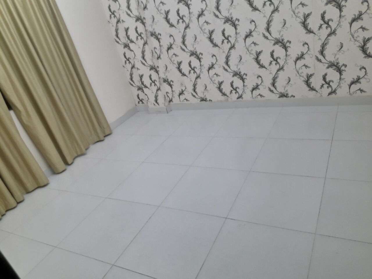 Hidd, Apartments, Flats, Houses & Villas, BHD 180/month,  1 BR,  90 Sq. Meter,  1 Bhk Semi Furnished Flat Available In Hidd Call Aleena