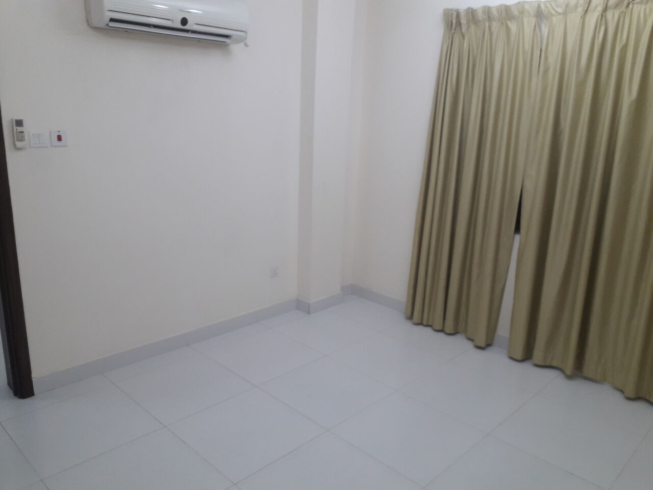 Hidd, Apartments, Flats, Houses & Villas, BHD 180/month,  1 BR,  90 Sq. Meter,  1 Bhk Semi Furnished Flat Available In Hidd Call Aleena