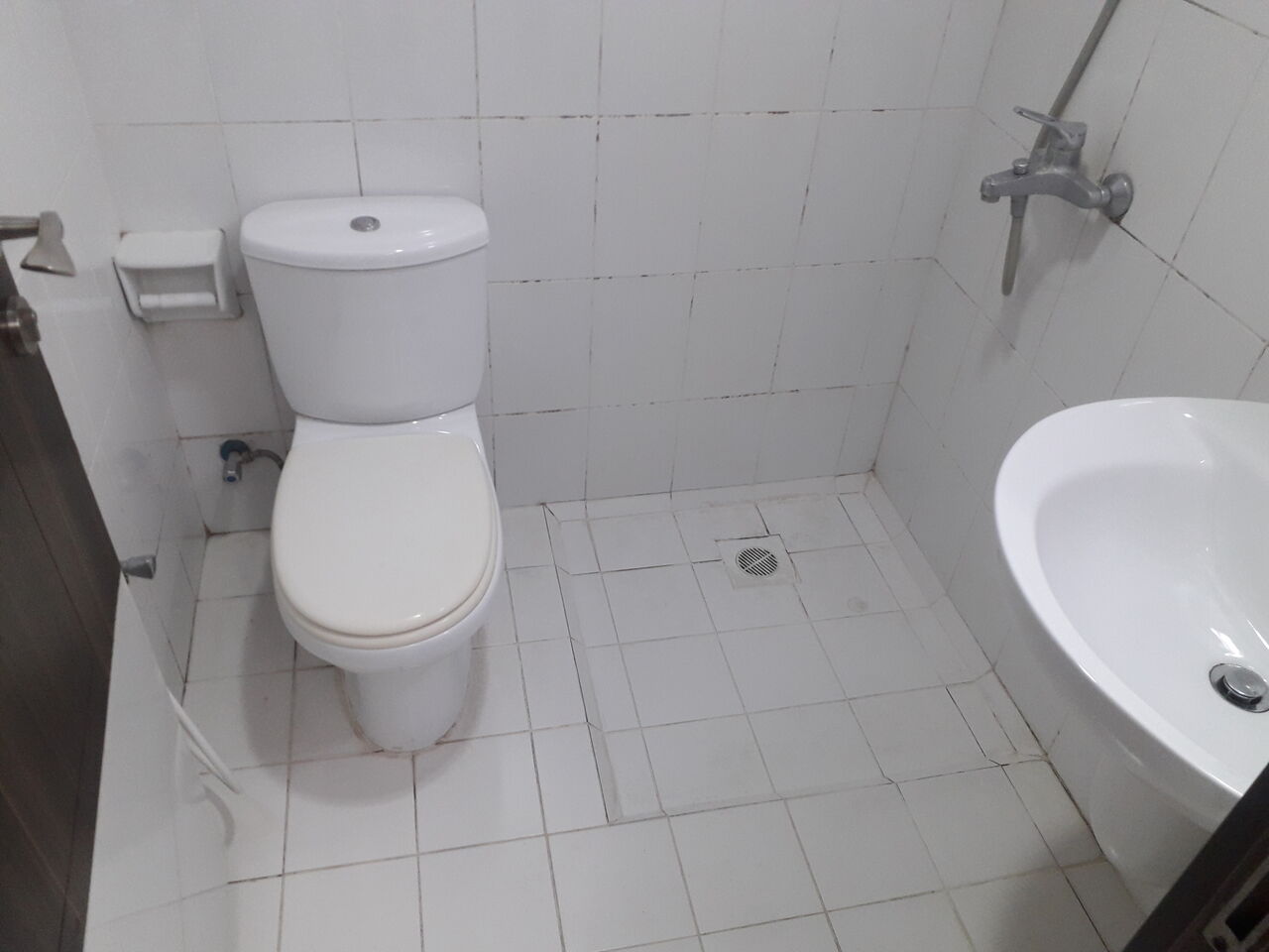 Hidd, Apartments, Flats, Houses & Villas, BHD 180/month,  1 BR,  90 Sq. Meter,  1 Bhk Semi Furnished Flat Available In Hidd Call Aleena