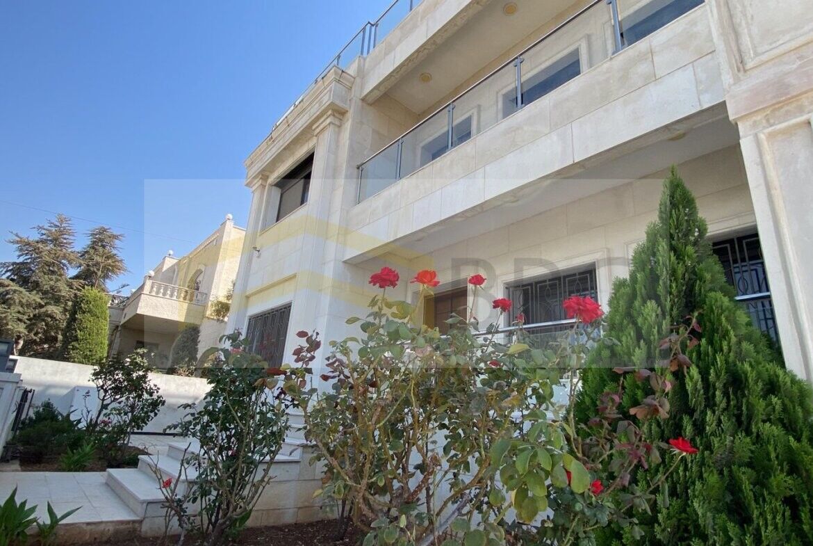 Abdoun, Apts/Flats Wanted, JOD 12000/year,  Furnished,  2 BR,  Charming Ground-Floor Apartment With A Beautiful Garden In Abdoun 🌿🏡