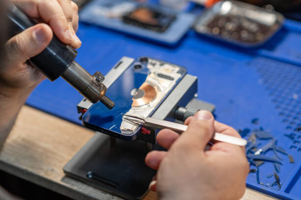 Melbourne, Business, Cracked IPhone Back Glass? Book A Repair Before It Gets More Annoying