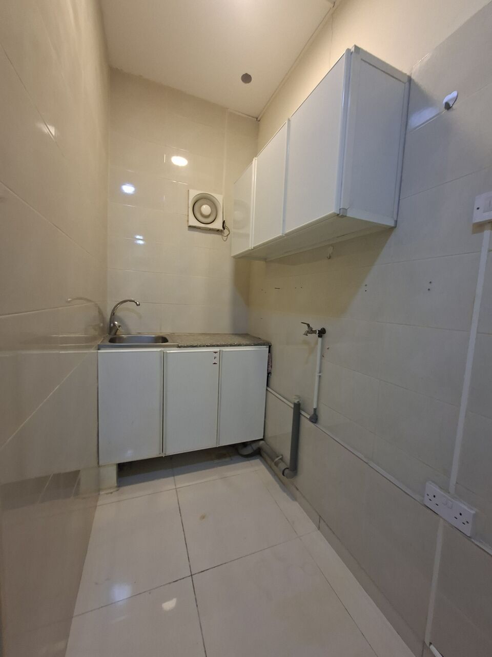 Hoora, Apartments, Flats, Houses & Villas, BHD 130/month,  Studio,  Semi Furnished Studio Flat With Ewa In Hoora,Lift,Neat & Clean Flat@ 35547951