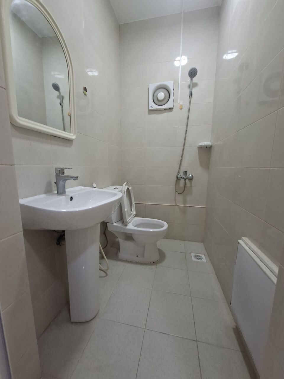 Hoora, Apartments, Flats, Houses & Villas, BHD 130/month,  Studio,  Semi Furnished Studio Flat With Ewa In Hoora,Lift,Neat & Clean Flat@ 35547951