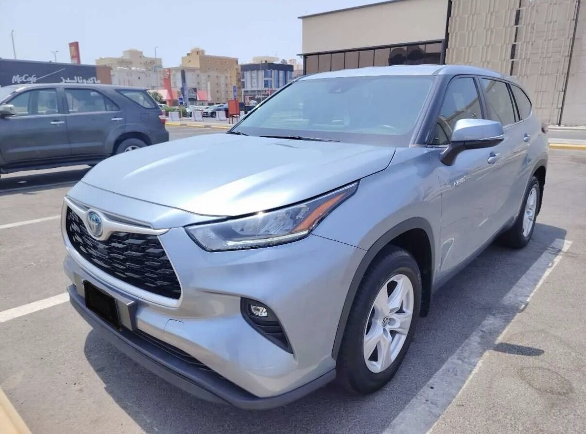 Jeddah, Vehicles, Cars & Trucks , SAR 122,  Toyota Highlander 2023,  2023,  Automatic,  28000 KM,   Toyota Highlander LE &ndash; Used, For Sale