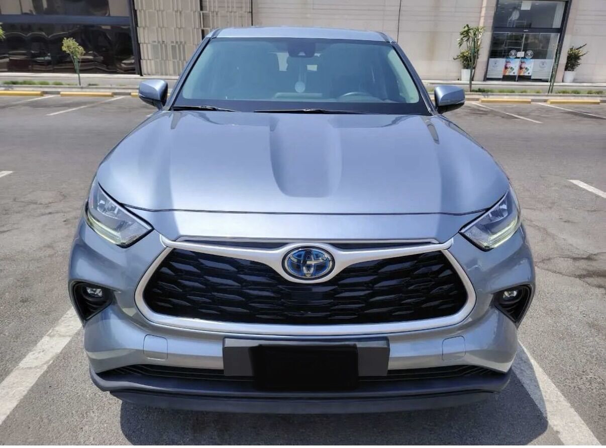 Jeddah, Vehicles, Cars & Trucks , SAR 122,  Toyota Highlander 2023,  2023,  Automatic,  28000 KM,   Toyota Highlander LE &ndash; Used, For Sale