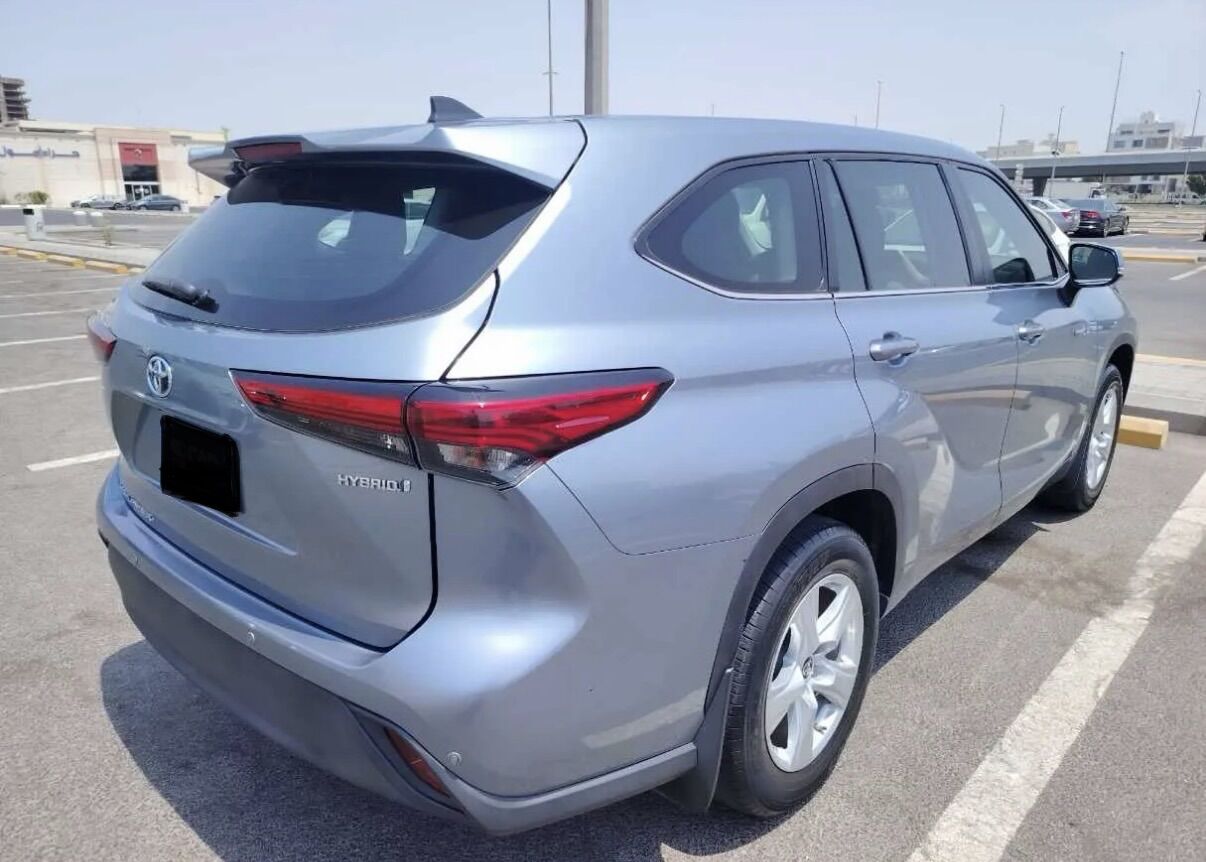Jeddah, Vehicles, Cars & Trucks , SAR 122,  Toyota Highlander 2023,  2023,  Automatic,  28000 KM,   Toyota Highlander LE &ndash; Used, For Sale