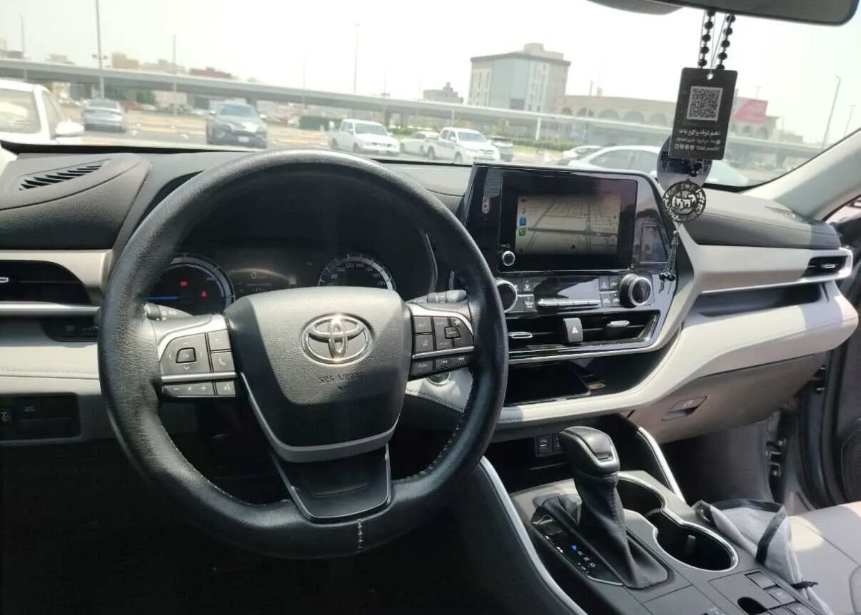 Jeddah, Vehicles, Cars & Trucks , SAR 122,  Toyota Highlander 2023,  2023,  Automatic,  28000 KM,   Toyota Highlander LE &ndash; Used, For Sale