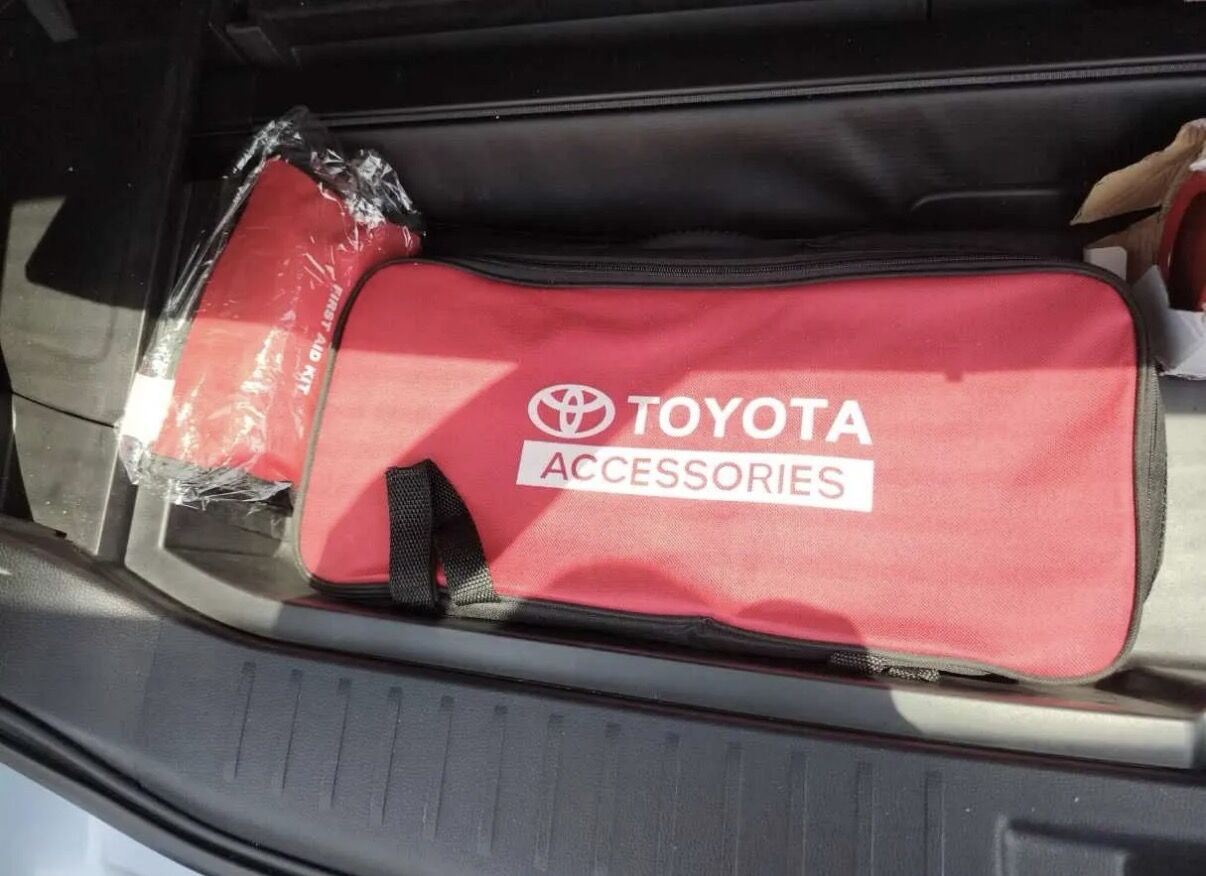 Jeddah, Vehicles, Cars & Trucks , SAR 122,  Toyota Highlander 2023,  2023,  Automatic,  28000 KM,   Toyota Highlander LE &ndash; Used, For Sale
