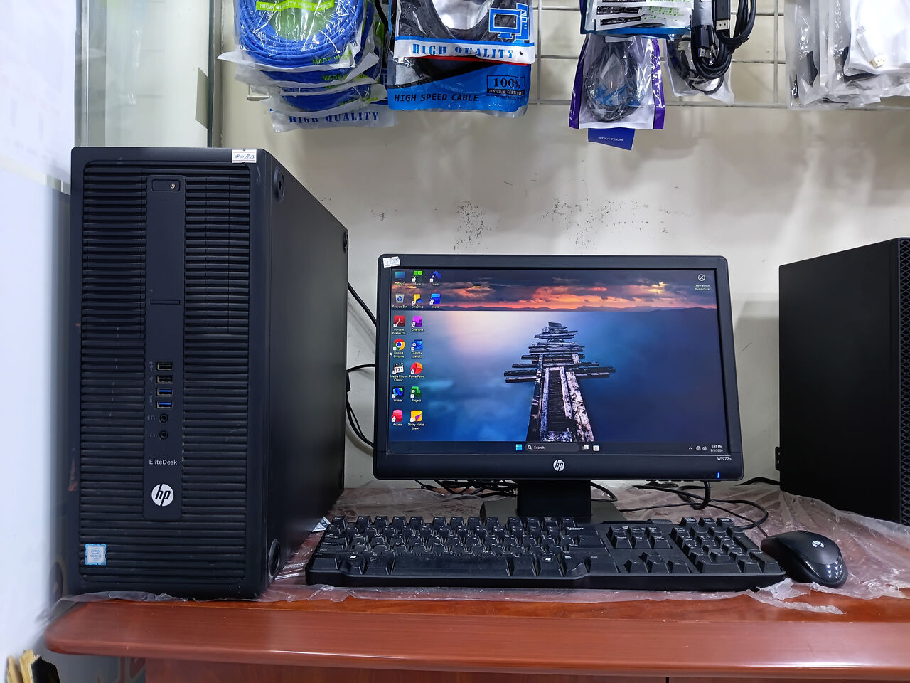 Riffa, Computers, BHD 63,  HP Computer Core I5 6th Gen 8GB/120 SSD + 500GB HDD 19&rsquo;&rsquo; Monitor LED 63 BD Only