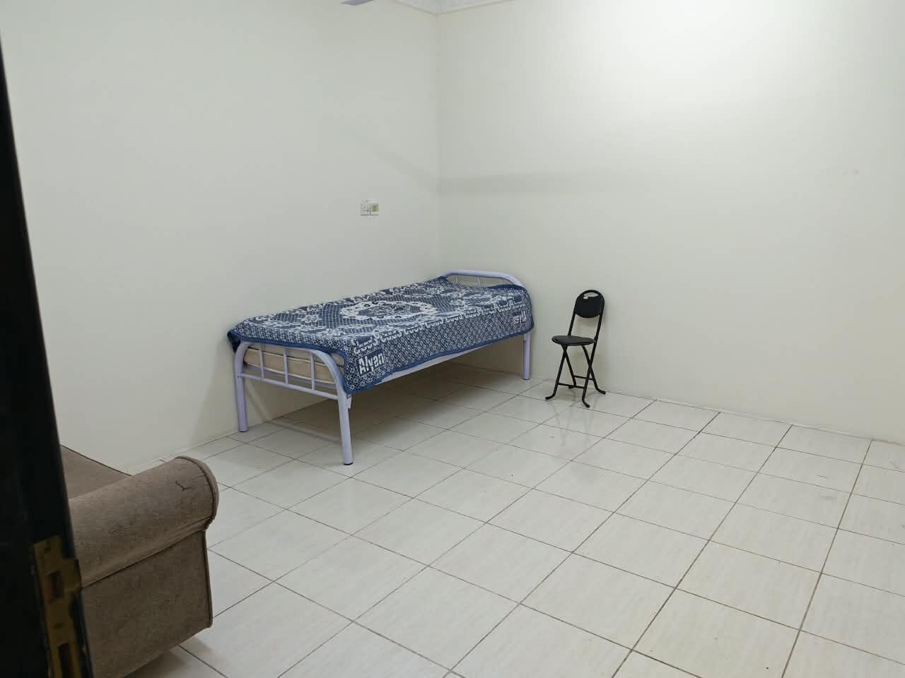 Al Thuqbah, Rooms for Rent, SAR 800/month,  SAR 800/month, Single Room Available For Executive Bachelor