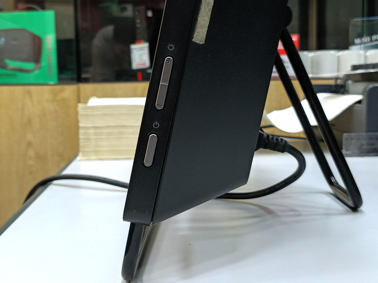 Riffa, Computers, BHD 53,  Lenovo All-in-one Core I7 4th 4GB/256GB SSD 20&rsquo;&rsquo; Display Full HD 53.00BD Only