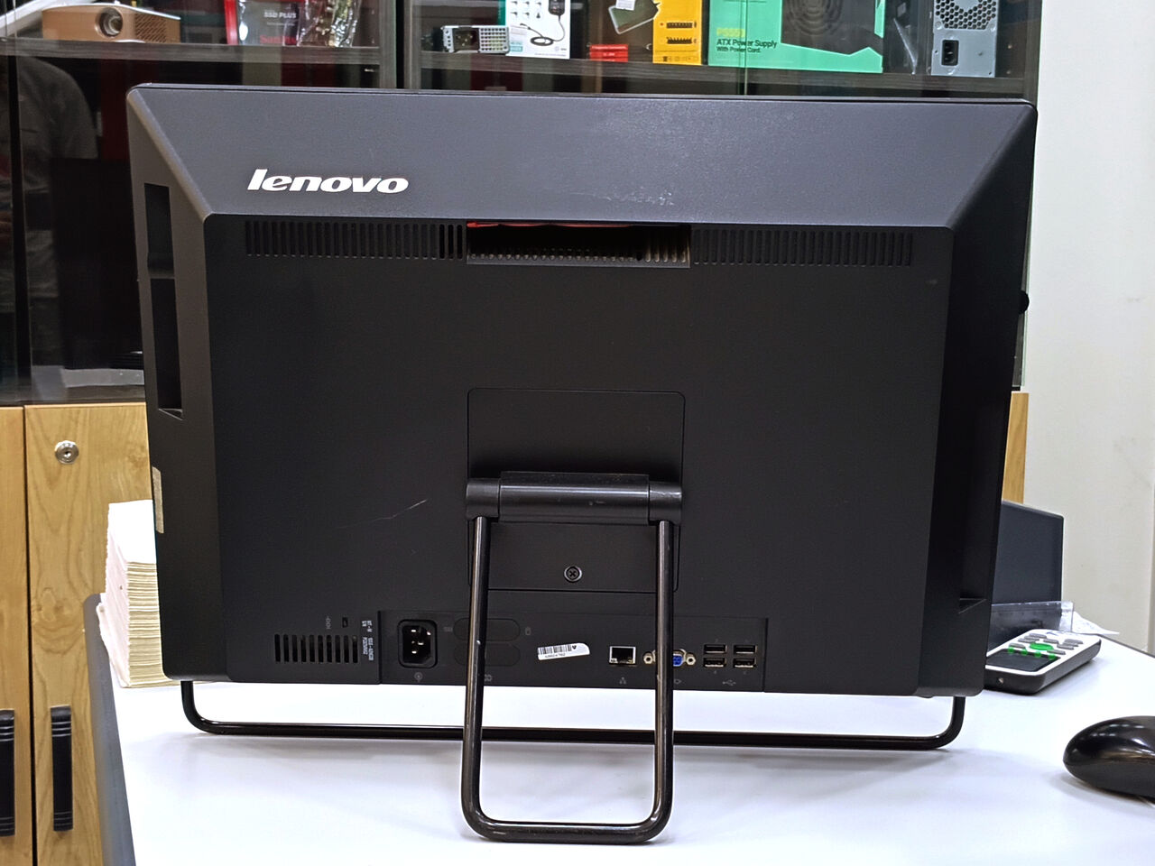 Riffa, Computers, BHD 53,  Lenovo All-in-one Core I7 4th 4GB/256GB SSD 20&rsquo;&rsquo; Display Full HD 53.00BD Only