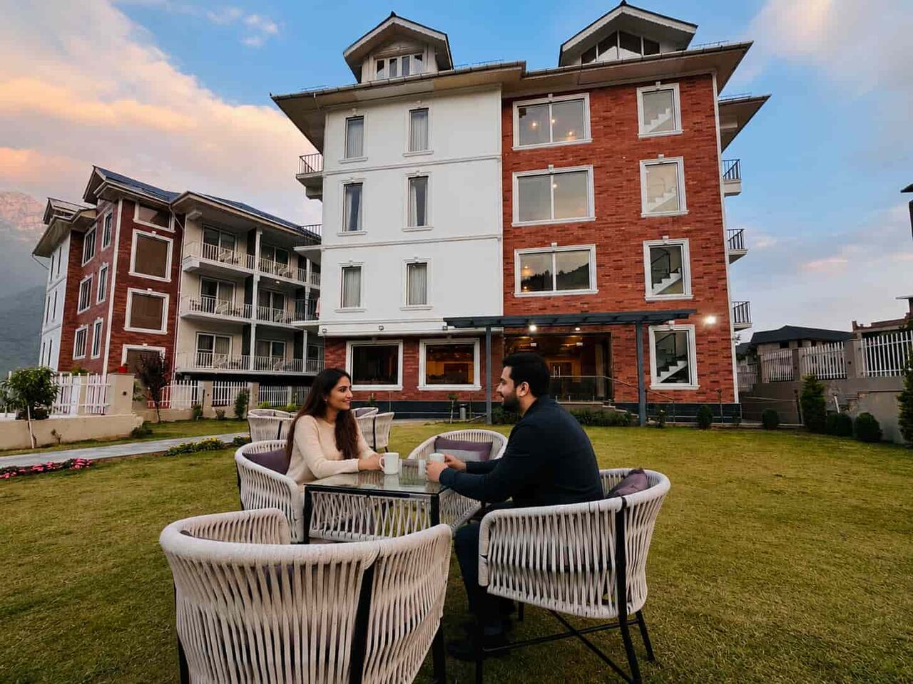 Mumbai, Travel, Affordable Luxury Stay In Pahalgam Mountain Views & Modern Amenities