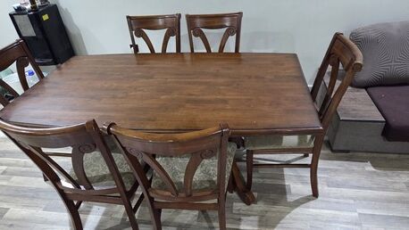 Al Malaz, Furniture, SAR 1500,  Dining Table - Home Center - Malaysian Wood / Bed - Home Center