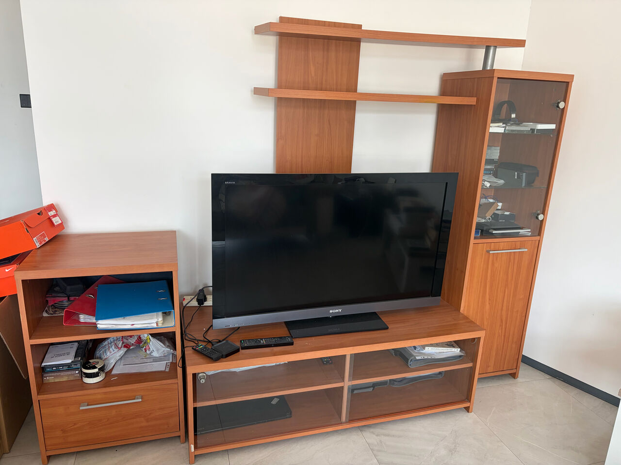 Amwaj Islands, Furniture, BHD 35,  TV Unit Together With TV (Sony Bravia LCD)