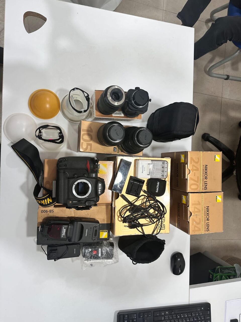 Al Malqa, Computers, Cabin, Servers And Camera