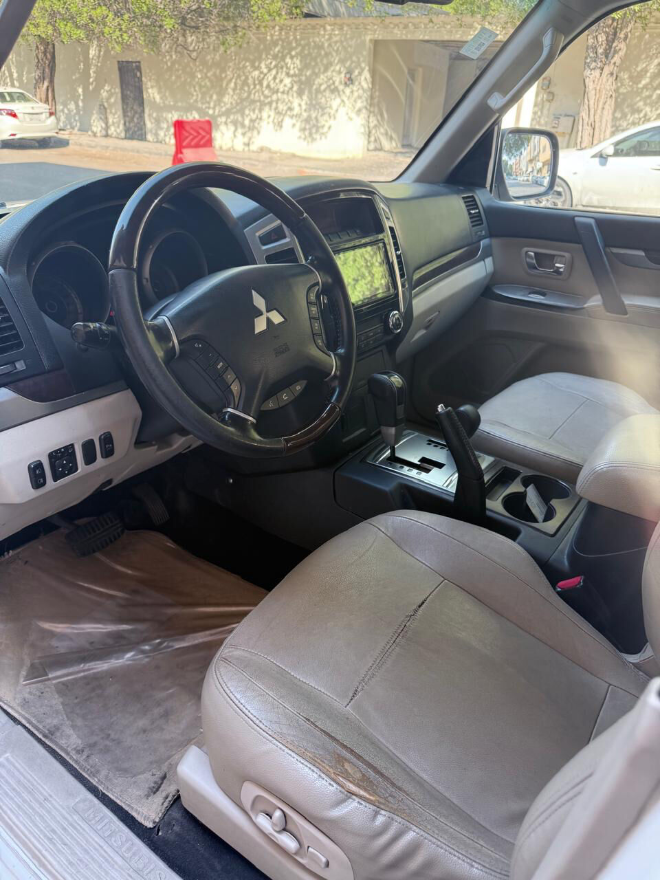 Khobar, Vehicles, Cars & Trucks , SAR 35000,  Mitsubishi Pajero,  2017,  Automatic,  195000 KM,