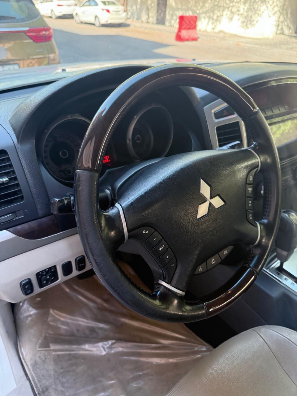 Khobar, Vehicles, Cars & Trucks , SAR 35000,  Mitsubishi Pajero,  2017,  Automatic,  195000 KM,