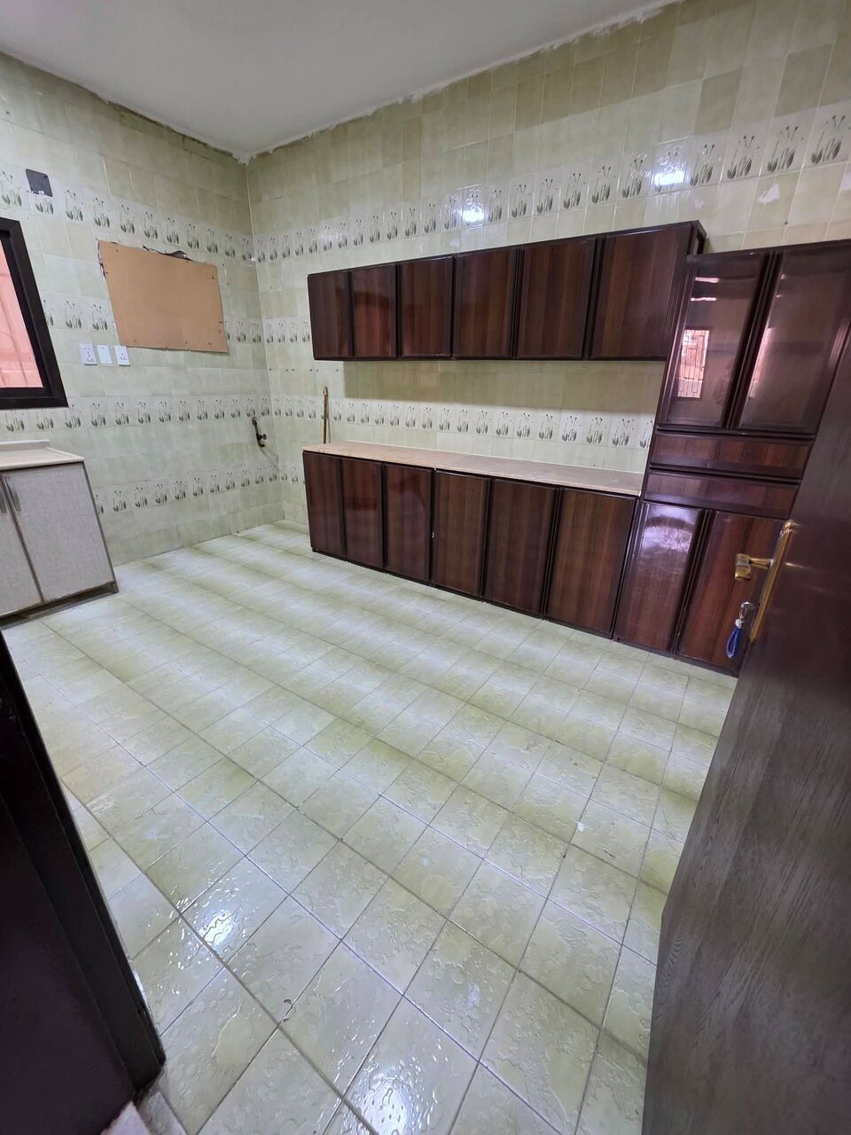 Khobar, Apartments, Flats, Houses & Villas, 4 BR,  FAMILY APARTMENT FOR RENT  Layout: 4 Bedrooms + Living Room + 2 Bathrooms + Kitchen 🏢 Gro