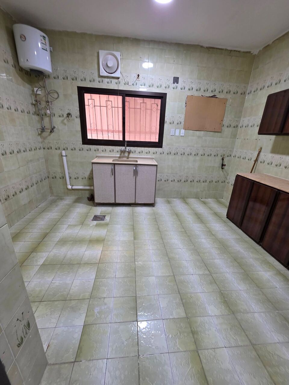 Khobar, Apartments, Flats, Houses & Villas, 4 BR,  FAMILY APARTMENT FOR RENT  Layout: 4 Bedrooms + Living Room + 2 Bathrooms + Kitchen 🏢 Gro