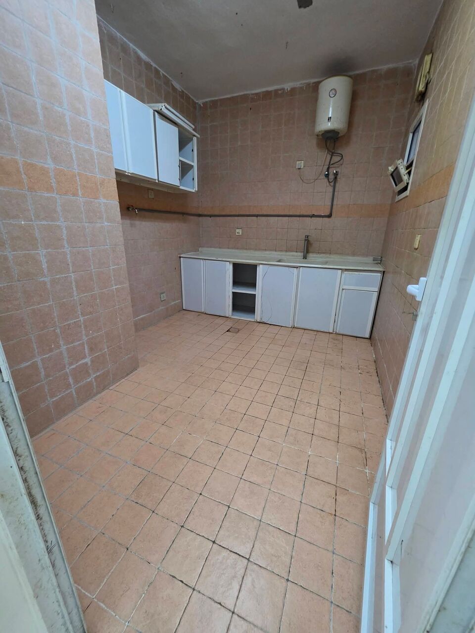 Thuqbah, Apartments, Flats, Houses & Villas, 2 BR,  FAMILY APARTMENT FOR RENT Layout: 2 Bedrooms + Living Room + Bathroom + Kitchen🏢 Second F