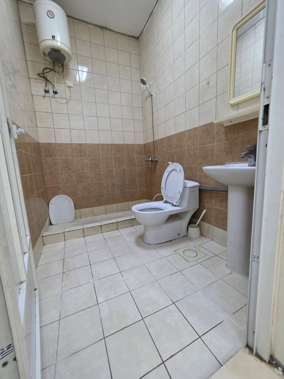 Thuqbah, Apartments, Flats, Houses & Villas, 2 BR,  FAMILY APARTMENT FOR RENT Layout: 2 Bedrooms + Living Room + Bathroom + Kitchen🏢 Second F
