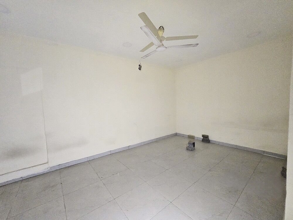 Tubli, Factories, BHD 850,  350 Sq. Meter,  Workshop With Ready Showroom For Rent In Tubli