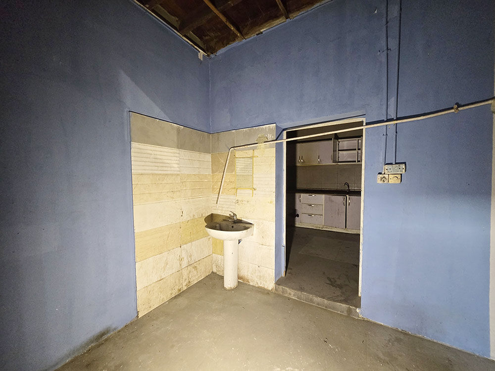 Tubli, Warehouses, BHD 850,  350 Sq. Meter,  Warehouse - Workshop With Ready Showroom For Rent In Tubli