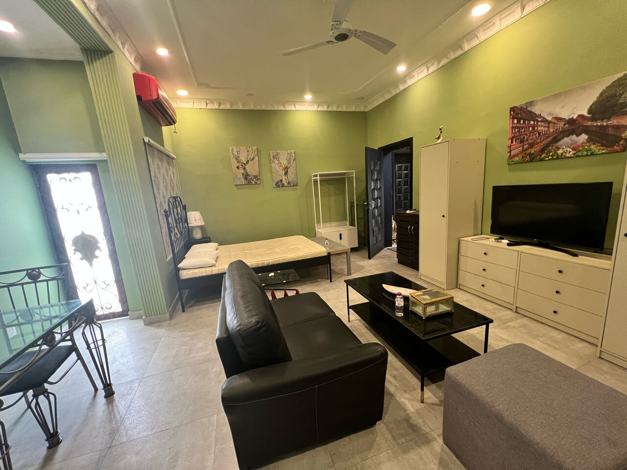 Manama, Apartments, Flats, Houses & Villas, BHD 185/year,  Furnished,  1 BR,  Furnished Studio In A Family Building In Adliya