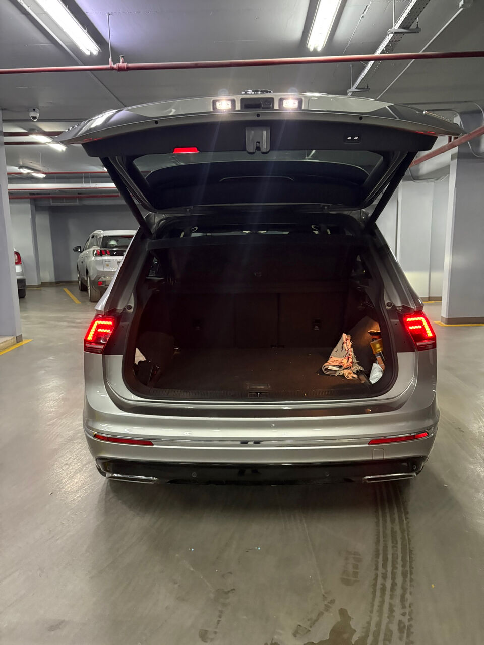 Riyadh, Vehicles, Cars & Trucks , SAR 75000,  Volkswagen Tiguan SE R-Line,  2019,  Automatic,  79000 KM,  Tiguan Rline  Low Mileage