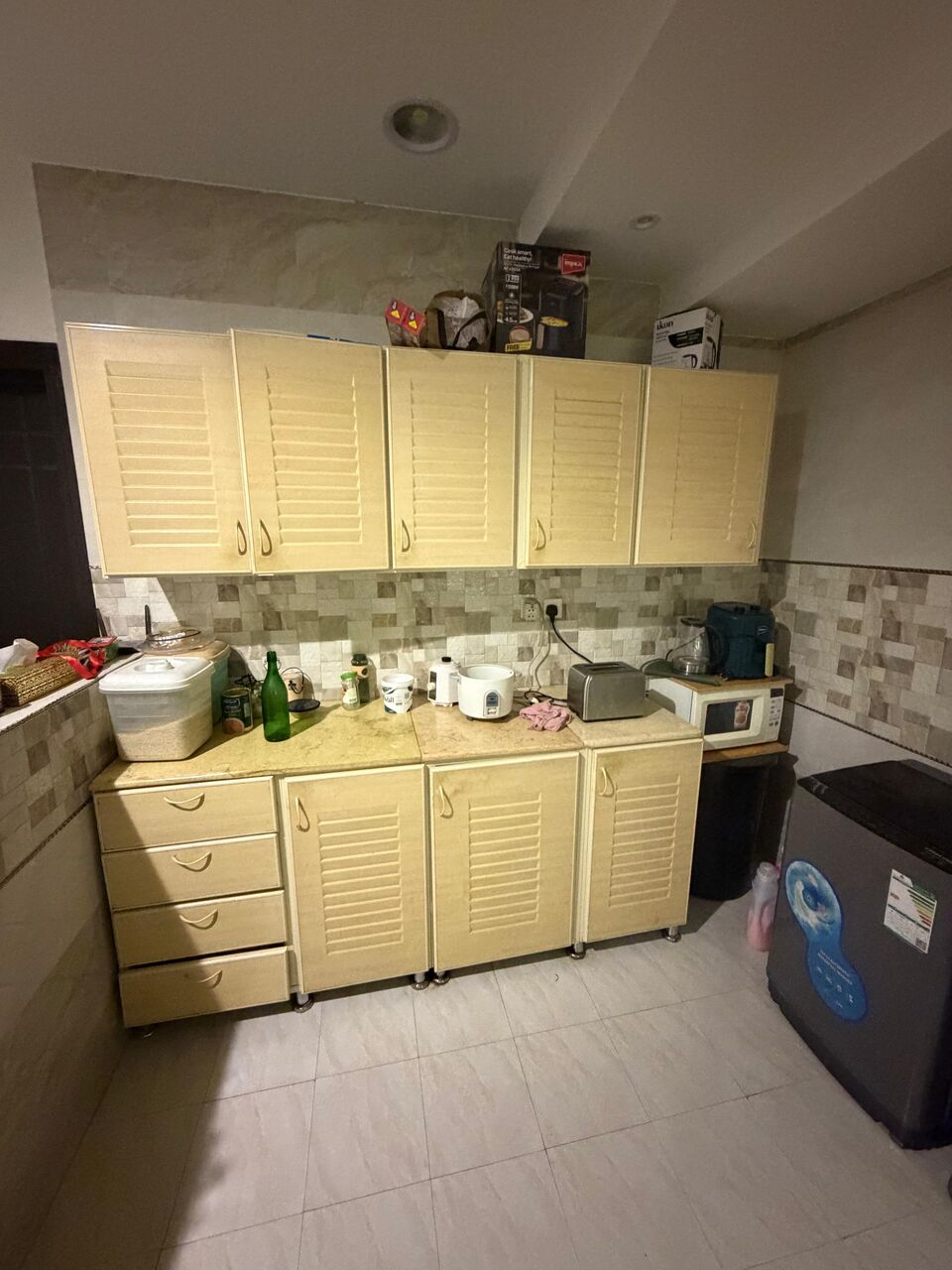 Al Iskan, Household Items, Cupboard For Clothes And Kitchen Cupboard / Almirah / Double Bed / AC, Refrigerator