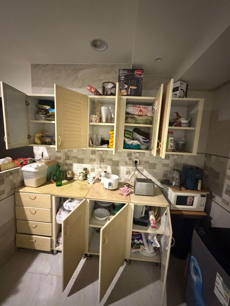 Al Iskan, Household Items, Cupboard For Clothes And Kitchen Cupboard / Almirah / Double Bed / AC, Refrigerator