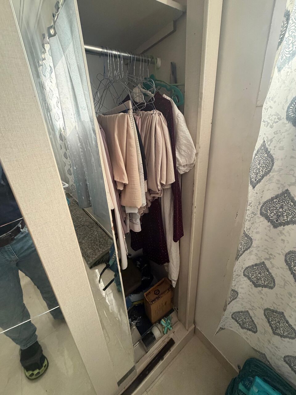 Al Iskan, Household Items, Cupboard For Clothes And Kitchen Cupboard / Almirah / Double Bed / AC, Refrigerator