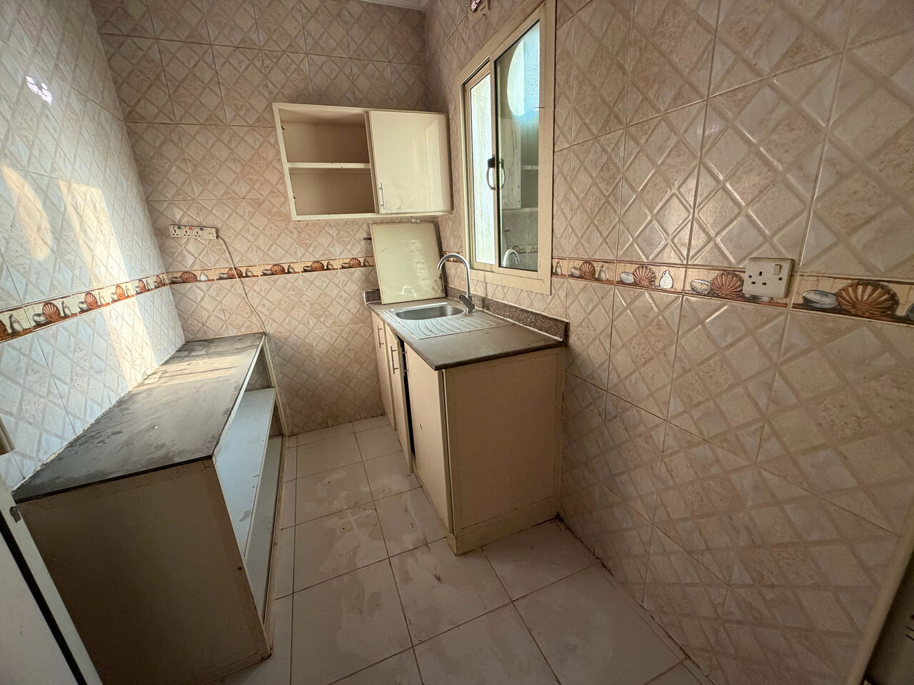 Salmaniya, Apartments, Flats, Houses & Villas, BHD 180/month,  1 BR,  1 Bedroom Flat For Rent Unlimited Ewa