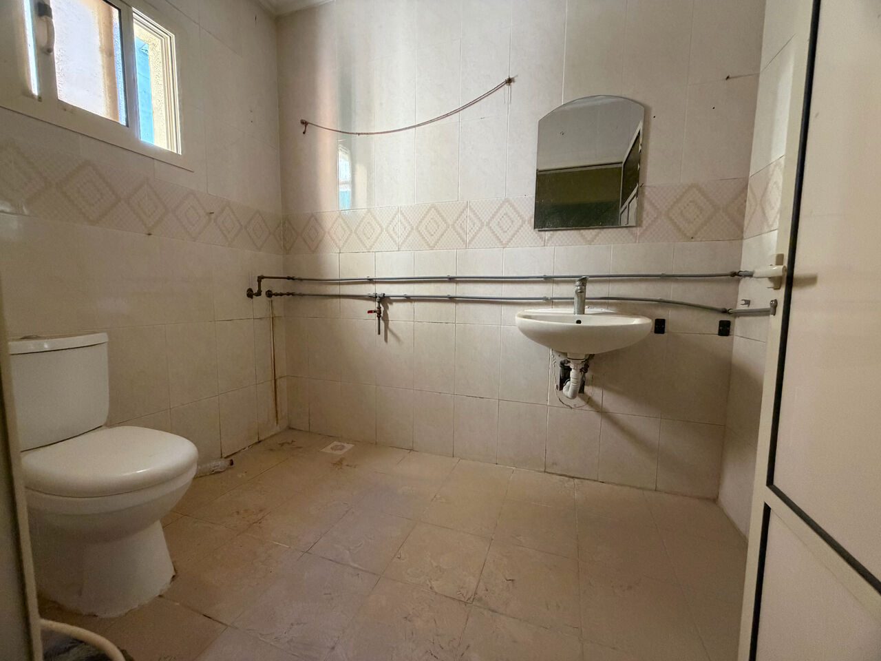 Salmaniya, Apartments, Flats, Houses & Villas, BHD 180/month,  1 BR,  1 Bedroom Flat For Rent Unlimited Ewa