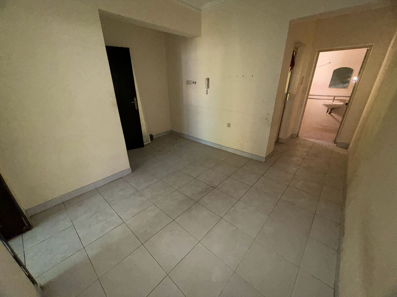 Salmaniya, Apartments, Flats, Houses & Villas, BHD 180/month,  1 BR,  1 Bedroom Flat For Rent Unlimited Ewa