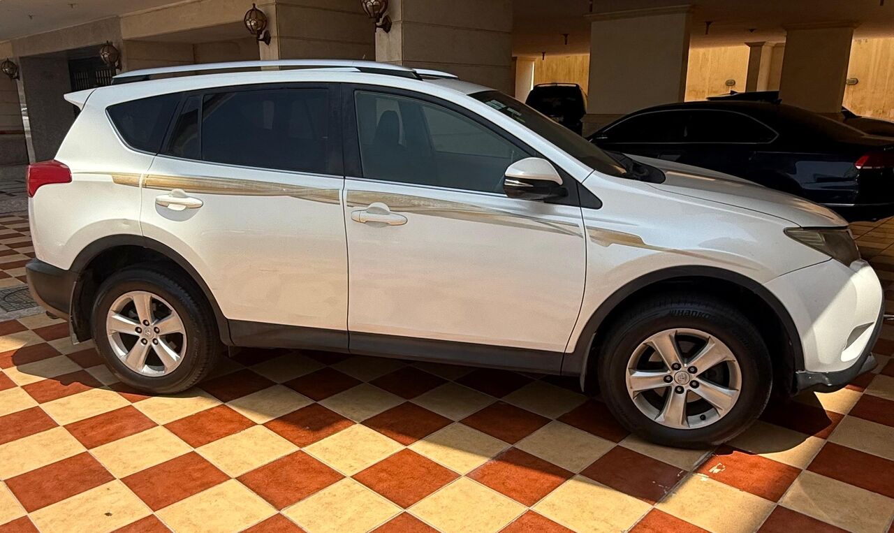 Al Aziziyah, Vehicles, Cars & Trucks , SAR 46000,  Toyota Rav4 - Full Option,  2013,  Automatic,  200000 KM,  Toyota Rav 4 SUV Car - Full Option - Key Less Entry - Single Owner - Neat & Clean For Sale