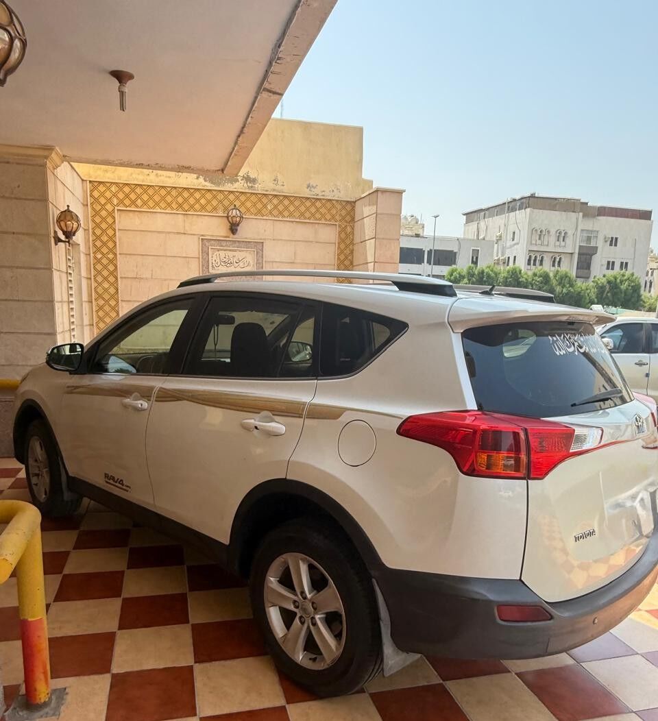 Al Aziziyah, Vehicles, Cars & Trucks , SAR 46000,  Toyota Rav4 - Full Option,  2013,  Automatic,  200000 KM,  Toyota Rav 4 SUV Car - Full Option - Key Less Entry - Single Owner - Neat & Clean For Sale