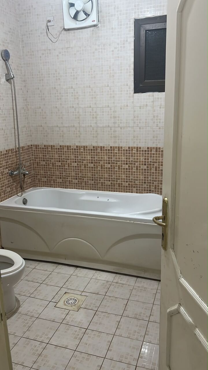 Riyadh, Rooms for Rent, SAR 1000/month,  Room With Private Bathroom Only Female Ladies
