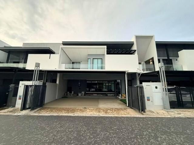 Bangkok, Villas, THB 110000,  41 Sq. Feet,  HR 10481 ให้เช่าบ้านเดี่ยว 2 ชั้น 225 ตรม. โครงก