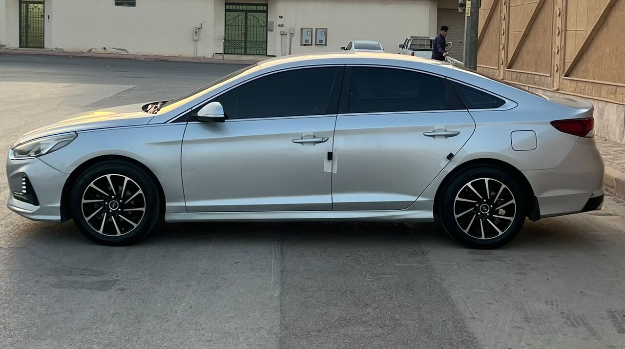 Riyadh, Vehicles, Cars & Trucks , SAR 32000,  Hyundai Sonata,  2018,  Automatic,  320000 KM,