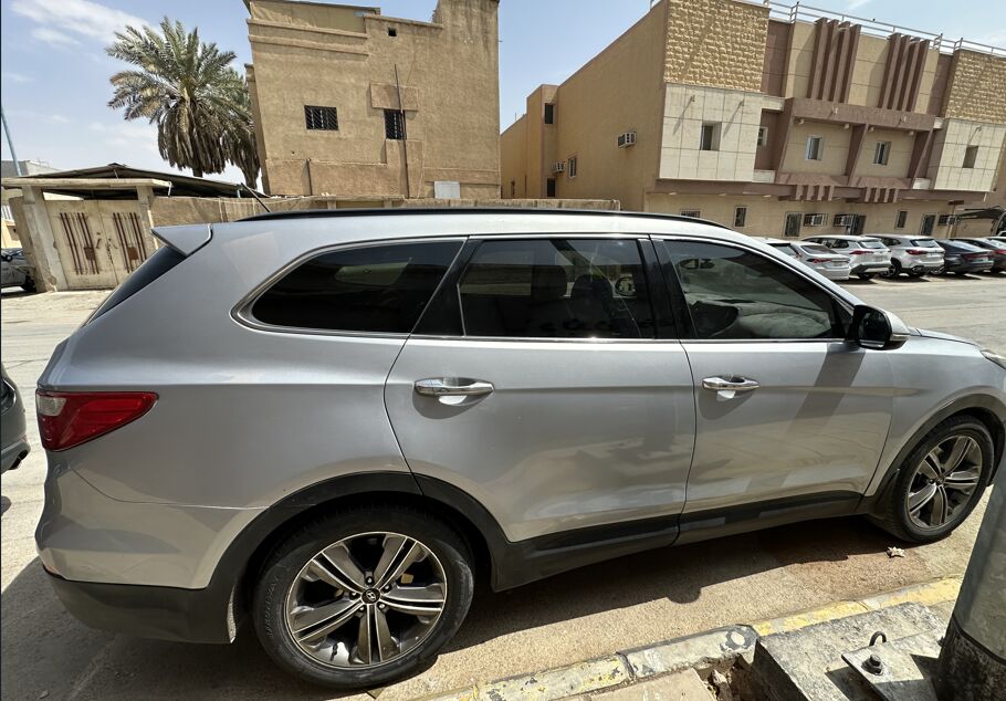 Al Wizarat, Vehicles, Cars & Trucks , SAR 31000,  Hyundai Grand Santa Fe 2014 Full Option 7 Seater,  2014,  Automatic,  278486 KM,  Hyundai Grand Santa Fe  Full Option 7-seater