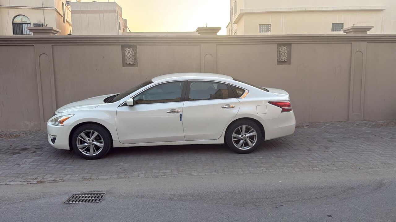 Manama, Vehicles, Cars & Trucks , BHD 1,  Nissan Altima White,  2016,  Automatic,  142699 KM,  Nissan Altima For Sale
