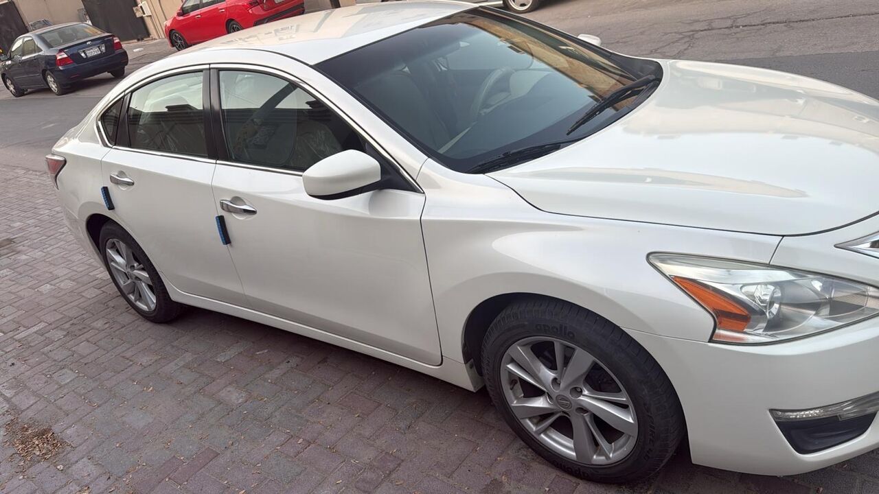 Manama, Vehicles, Cars & Trucks , BHD 1,  Nissan Altima White,  2016,  Automatic,  142699 KM,  Nissan Altima For Sale