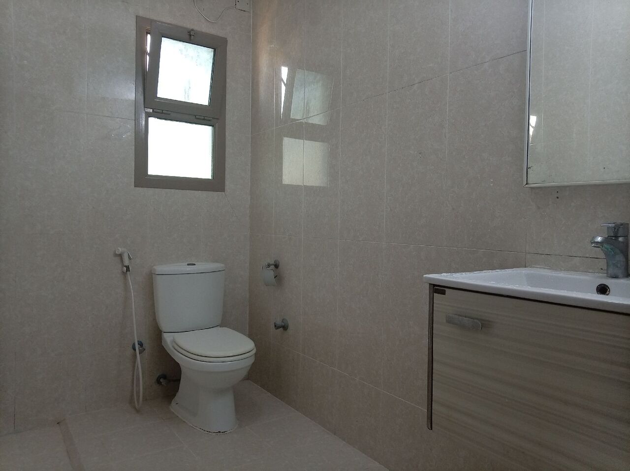 Salmaniya, Apartments, Flats, Houses & Villas, BHD 300/year,  2 BR,  Fully Furnished 2 Bedroom 2 Bathroom With Ewa Flat For Rent In : Salmaniya